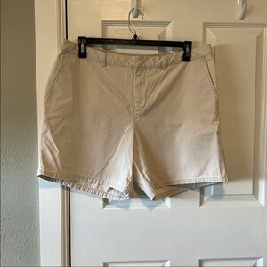 🎂Tommy Hilfiger - Khaki Shorts - 16